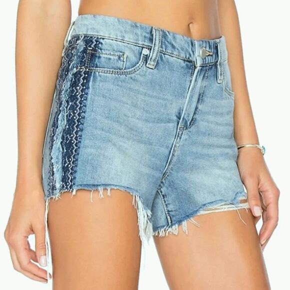BlankNYC Blue Jean Hiker Short Sz 29 8 Frayed Embroidered Side Stripe Free Bee - Picture 1 of 16